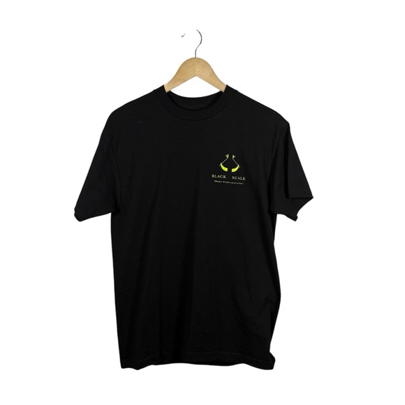 Black Scale Men’s Classic Graphic Crewneck Flag Tee in Black/Yellow Size M - Picture 4 of 7